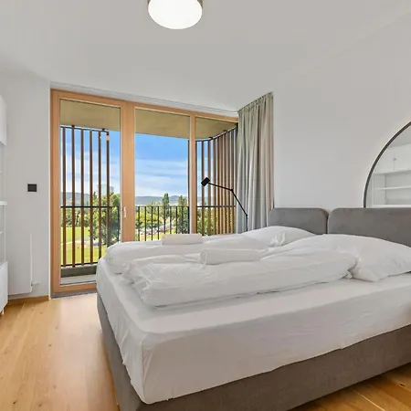 Lam Lakeside - Ac - Free Parking Apartment