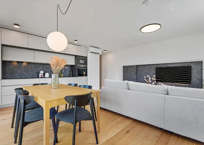 Lam Lakeside - Ac - Free Parking Apartment *